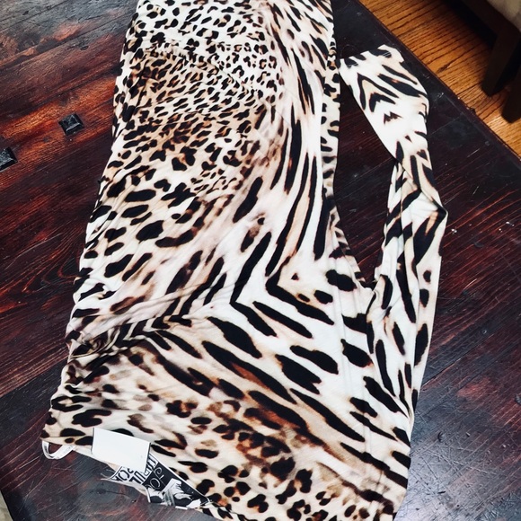 Young Fabulous and Broke LEO off shoulder Dress - Picture 3 of 8